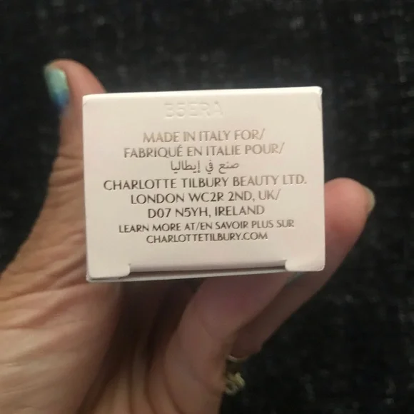 Charlotte Tilbury Airbrush Flawless Foundation - 15 Neutral - Picture 5 of 6